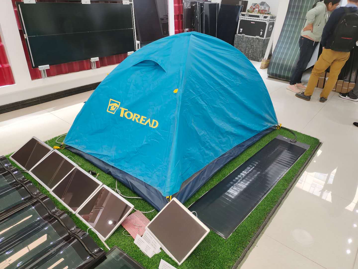 西藏某太阳能企业邀请我们工程师现场指导工作